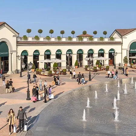 Casa Adele - Serravalle Outlet 住宿加早餐酒店 塞拉瓦莱·斯克里维亚