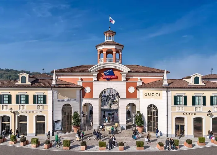 Casa Adele - Serravalle Outlet Bed & Breakfast *